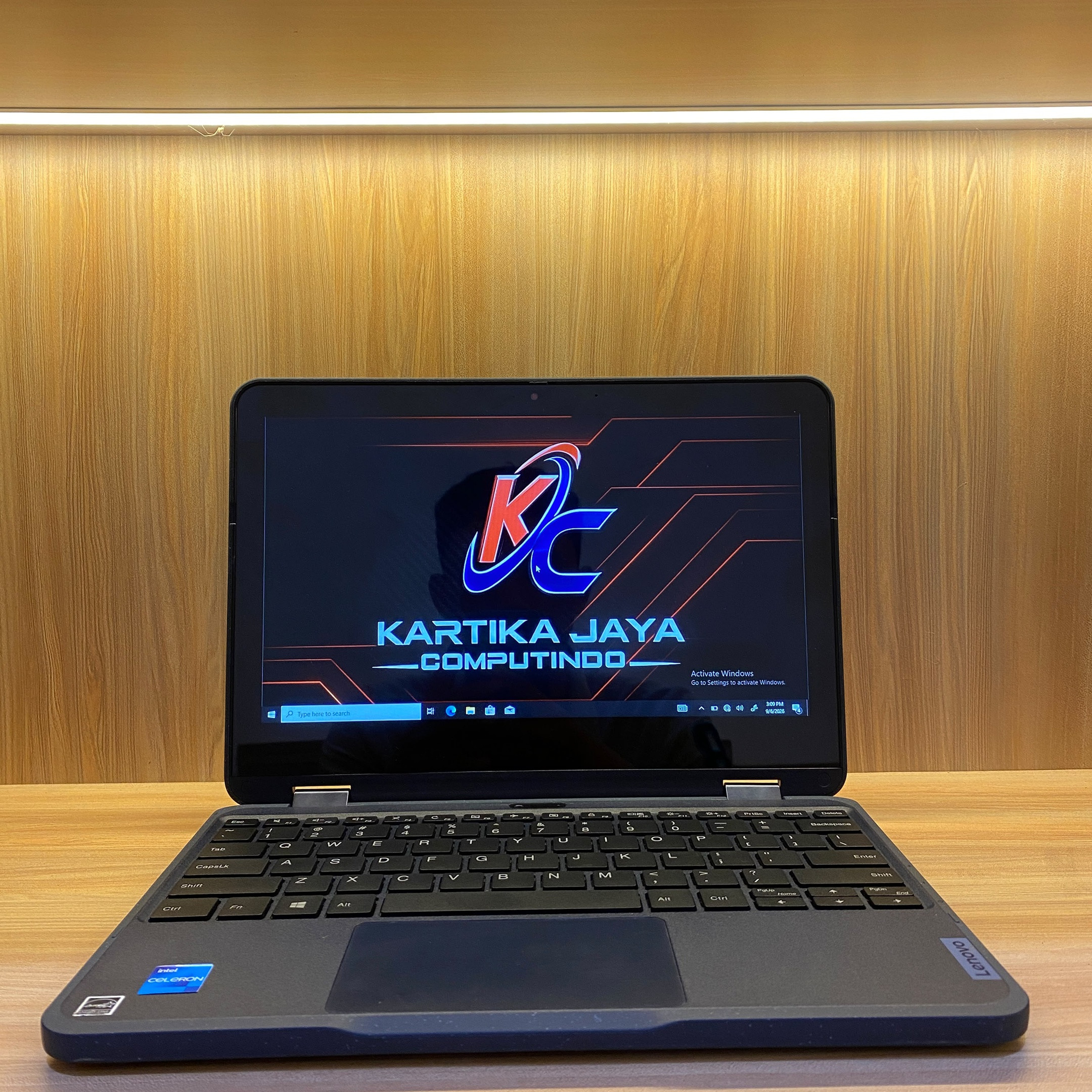 LENOVO 500W G3 PENTIUM N6000 RAM 8 SSD 2ND TOUCHSCREN
